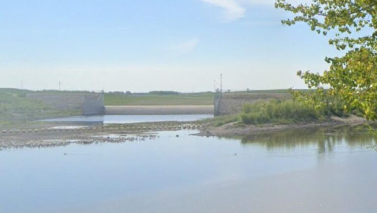 Red River floowday Outlet Structure Lockport 768x435