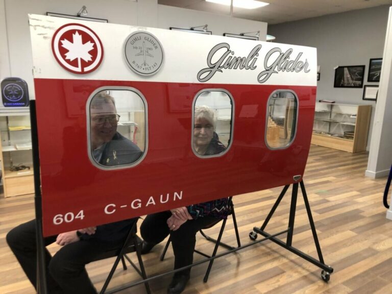Gimli Glider 1150x863 1 768x576