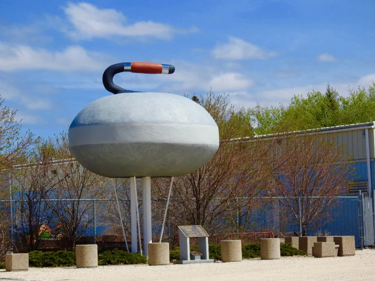 arborg curling rock credit jennifer bain 768x576