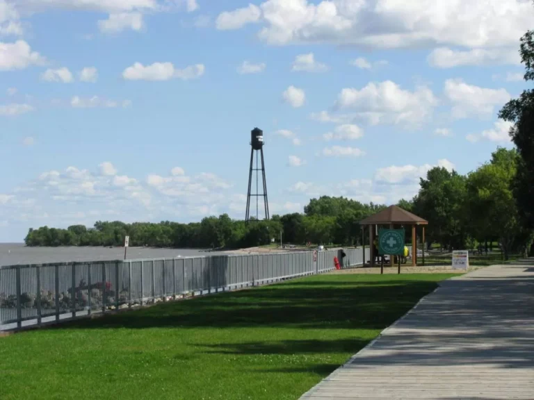 Boardwalk Winnipeg Beach jpg 768x576