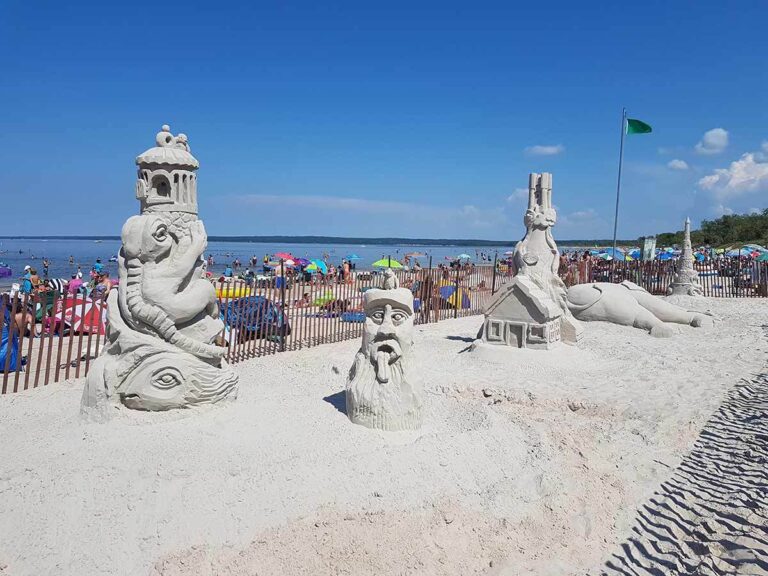 Grand Beach Credit amonosacanada web0 8c486bfd5056a36 8c486d99 5056 a36f 23ff7968dc15bbf1 ae9217944f0738f696c093bccdcb3e55 768x576