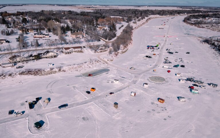 Ice fishing pic 768x481
