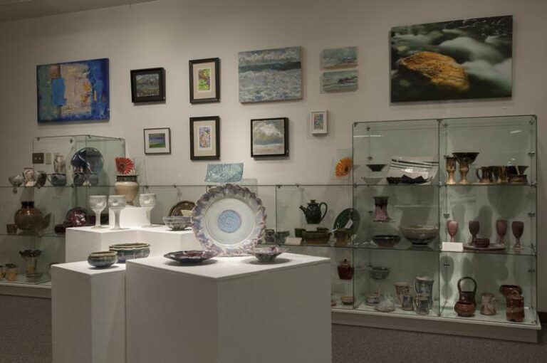 art gallery 768x510